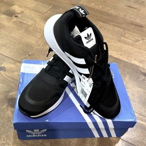 New with tag adidas originals men’s smooth runner US 10